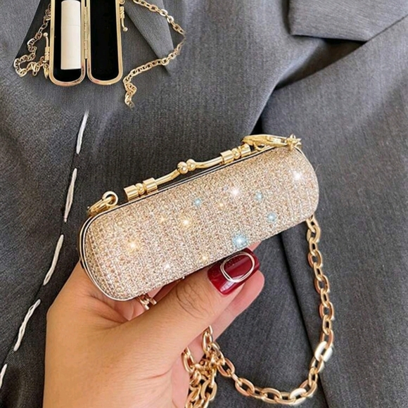 Elegant Gold Chain Clutch - Picture 2 of 8